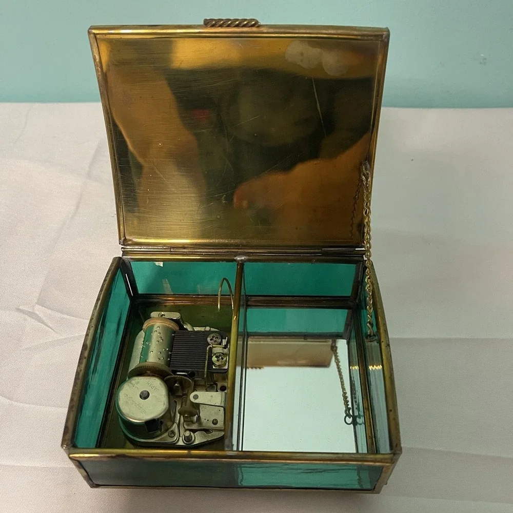 Cherished Teddies Beth‎ And Blossom Music Box